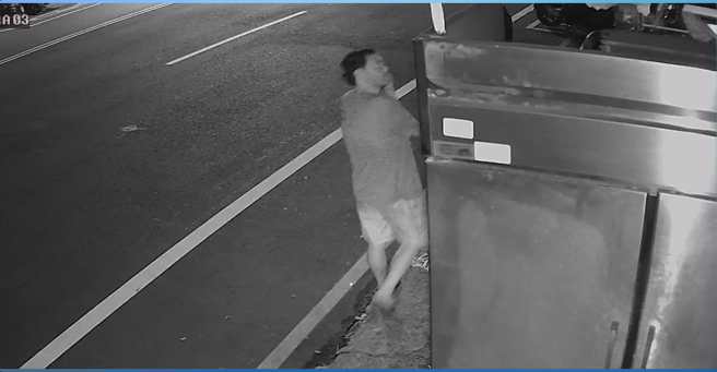 餐厅老板发现店里的日式胡麻酱和香肠遭窃，决定直接公开做法。（翻摄自爆废公社二馆脸书）