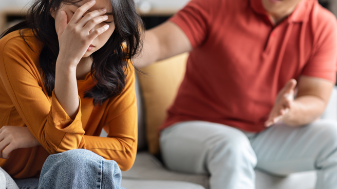 女子表示，男友对金钱非常计较，她买红豆饼5元也要AA制，但她没想到如此小气的男友，竟花100元赞助乐天女孩林襄出写真集。（图／示意图，达志影像）