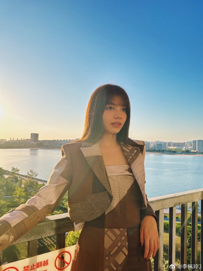 李佩玲参加第一季《中国新歌声》走红。（图／翻摄李佩玲微博）