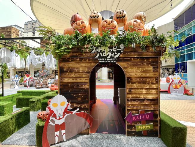 林口三井outlet「魔幻迷宮尖叫屋」不只有怪獸埋伏，搭暗黑恐怖箱提高驚悚體驗。（三井提供／朱世凱台北傳真）