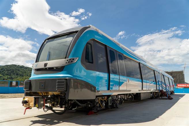 新北市捷運局長李政安表示，三鶯線改全罩式遮音罩，不符經濟效益，錢要用在刀口上，經費要樽節。圖為三鶯線列車。（新北市捷運局提供／蔡亞樺新北傳真）