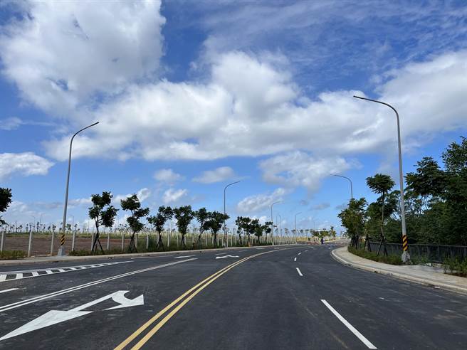 林口工一工业区市地重划区新辟20公尺宽的头湖一路，将于11月6日提前通车。（新北市工务局提供／蔡亚桦新北传真）