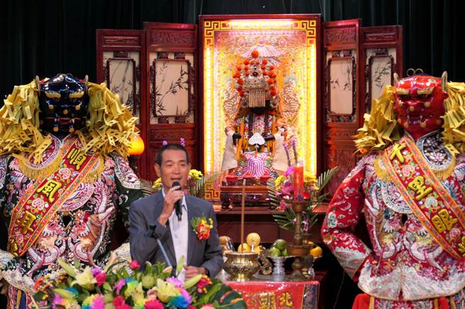 云林县议会副议长蔡咏锝16日当选北港朝天宫董事长，是否角逐议长宝座引发关注。（张朝欣摄）