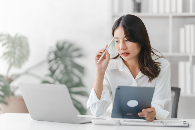 天蝎、天秤、摩羯女性天生聪明睿智，总能靠勇气和谋略，摆脱人生的困境。（示意图/达志影像/shutterstock)