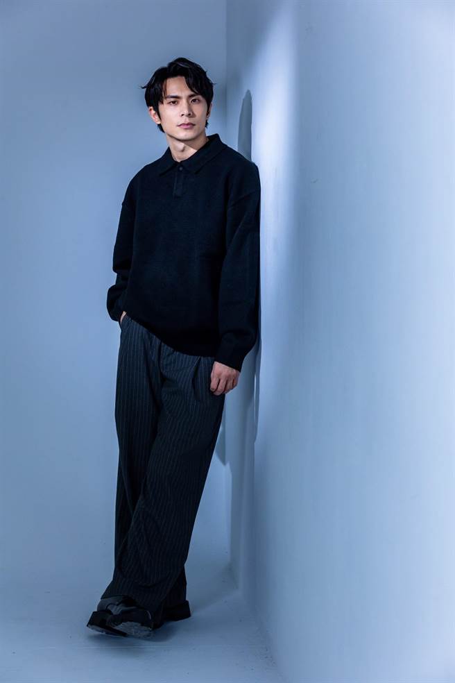 姚淳耀自嘲私下是很无聊无趣的人，镜头前却帅气十足。（罗永铭摄）