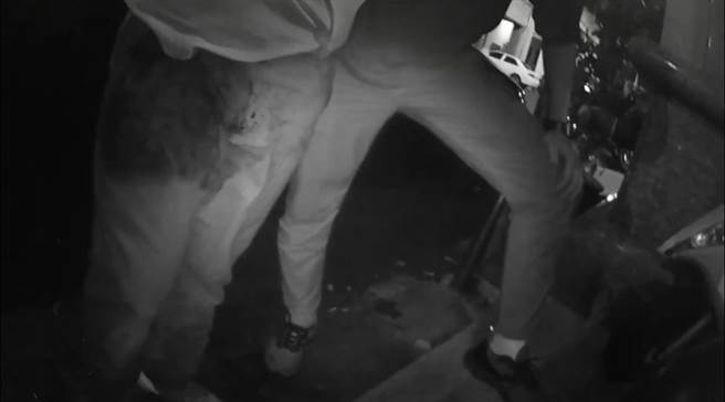 18歲的鄭男當詐騙集團車手，見到警到場當場嚇到尿失禁。（高市新興分局提供／楊舒婷高雄傳真）