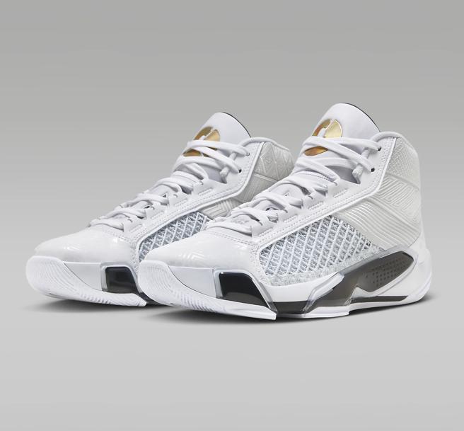 微風松高JORDAN Air Jordan XXXVIII FIBA PF，推薦價7200元。（微風提供）