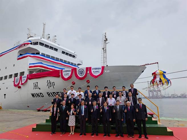 教育部新建海事教育「御风」实习船，今天举行命名暨下水典礼。（教育部提供／林志成台北传真）