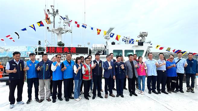 海巡署舰队分署台东海巡队今于富冈渔港举行PP-10086艇成军典礼。（萧嘉蕙摄）