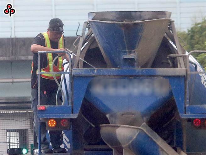 台北市勞動局已於日前公告修正「台北市政府處理違反職業安全衛生法事件統一裁罰基準」，針對一定規模事業單位、重點違反條文及重複違反法令情節者等加重裁罰額度。示意圖。(本報資料照片)