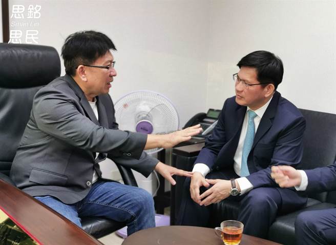 国民党立委林思铭向总统府秘书长林佳龙呼吁，「科三计画」及「台知园区计画」不容再拖，务必要将大新竹地区产业的重大消息传达给高层。（林思铭提供）