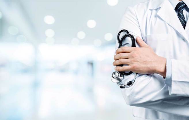 台大医院主任飙骂怀孕前女友「被狗X」！法官认「极粗鄙」重判。（示意图／Shutterstock）