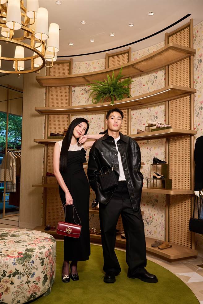 楊謹華、楊祐寧出席Tory Burch 新光三越信義A8精品店開幕記者會。（Tory Burch 提供／林欣儀台北傳真） 
