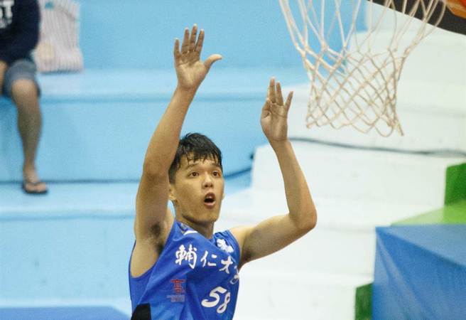 吴季颖遭爆打假球、卖名表。（图/中时资料照）