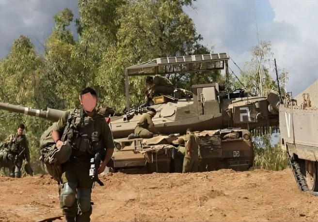 預備攻打加薩的以色列部隊，將梅卡瓦坦克頂部加裝反應籠。(圖/X)