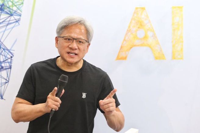 黄仁勋访台，又找按摩师帮忙纾压。（图／报系资料照）