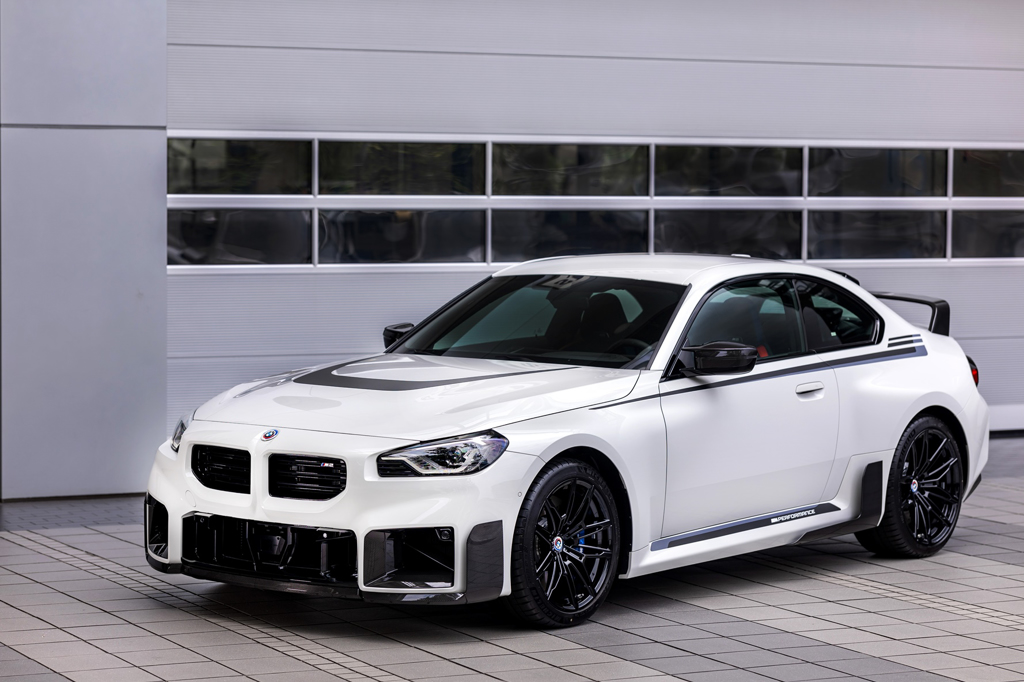 BMW M2 Coupé launches M Performance upgrade package图1