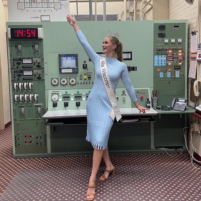 威斯康辛小姐格蕾丝•史丹克 ，获得美国小姐头衔，她说要以一年的时间推广核能。(图/X)