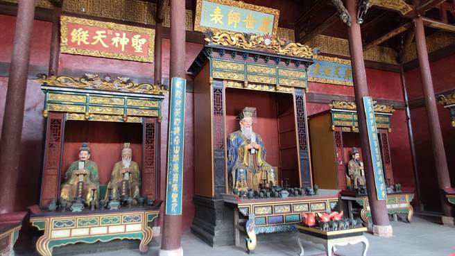 江西省安福县孔庙，其中敬拜着孔子、孟子与部分孔子弟子如顏回等人。（吴泓勋）。（吴泓勋摄）