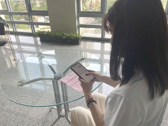 新竹市稅務局表示，退稅款可直接撥入指定帳戶，今年截至9月底，已有7286件採用直撥退稅，較去年同期增加17.5％，目前已有92％的使用率。（新竹市政府提供／陳育賢新竹傳真）