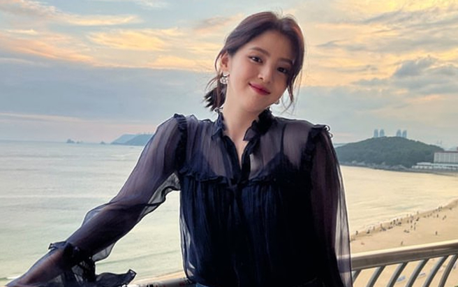 南韩女星韩韶禧因演出《夫妻的世界》打开知名度（图／IG@xeesoxee）