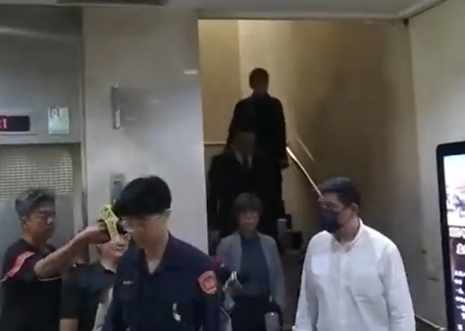 被害女爆NONO「下面很大」，出庭遭带到「温馨室」勘验特徵。(陈志贤摄)