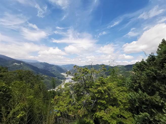 雪霸国家公园有许多美丽山林风景，值得以空拍方法记录，雪管处欢迎各界多加利用。（谢明俊摄）