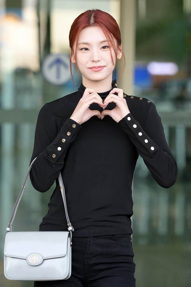 ITZY队长Yeji手个人海外行程献给台湾。（TORY BURCH提供／林欣仪台北传真）