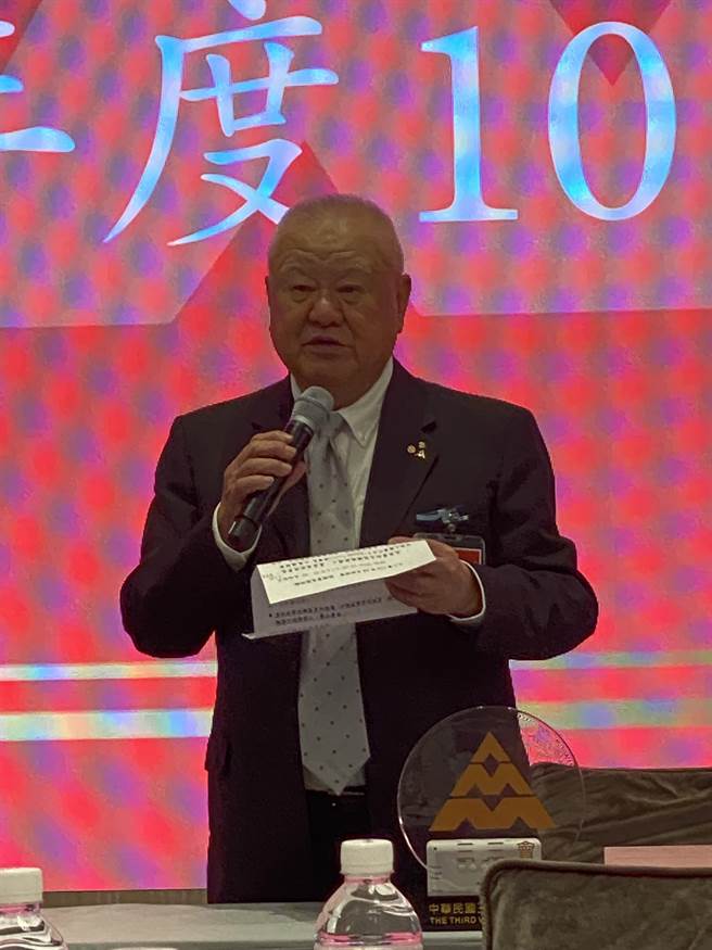 中華民國三三企業交流會理事長林伯豐今建議，新任總統應重新檢討2025年能源配比，將核能列為基載電力，發電量應占30％。（洪凱音攝影／洪凱音台北傳真）