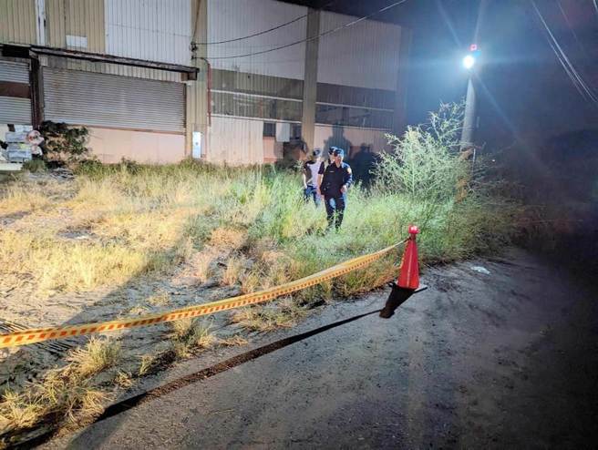 嘉义县水上乡一处仓库17日晚间传1死2伤命案，疑似因仓库租用纠纷所导致，目前警方还在厘清中。（水上分局提供∕吕妍庭嘉义传真）