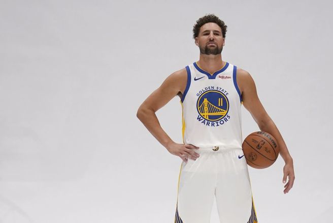 勇士克雷汤普生在媒体日拍照。（美联社资料照）