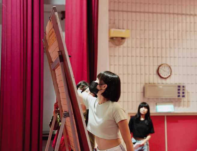 「臺北波丽士」日前分享多张图片，透露有84人将加入北市警察团队，结果几名正妹的美照让学长、网友全都暴动了。（图／翻摄自脸书「臺北波丽士」）