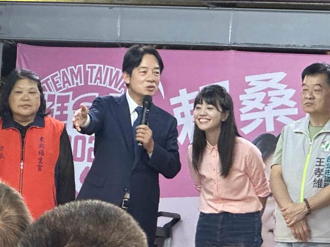 赖清德首度帮高嘉瑜站台庆生，不但喊百分百支持高，还说高嘉瑜是百分之百的党意立委。（中时资料照／黄婉婷摄）