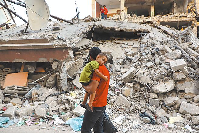 9个月不到，全球已发生两场战争。明年初总统大选乃至于年底的美总统大选，台海将步入战略关键期，如何守护和平是当务之急。（新华社）