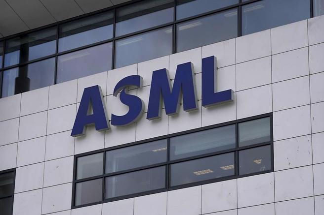 美国再卡中国脖子 ASML：又一款半导体设备出口受限。（图／美联社）