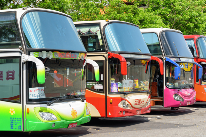 高雄中学校长庄福泰认为学校举办毕旅是件吃力不讨好的事，行程怎么编都不会让所有人满意。（示意图／Shutterstock）