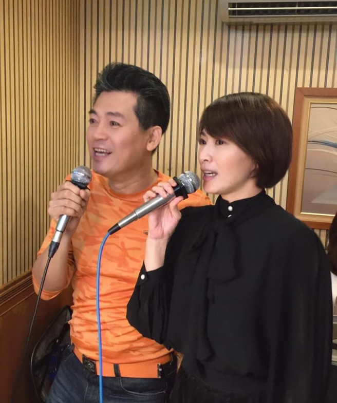 侯怡君与萧大陆2018年登记结婚。（图／翻摄自侯怡君的家脸书）