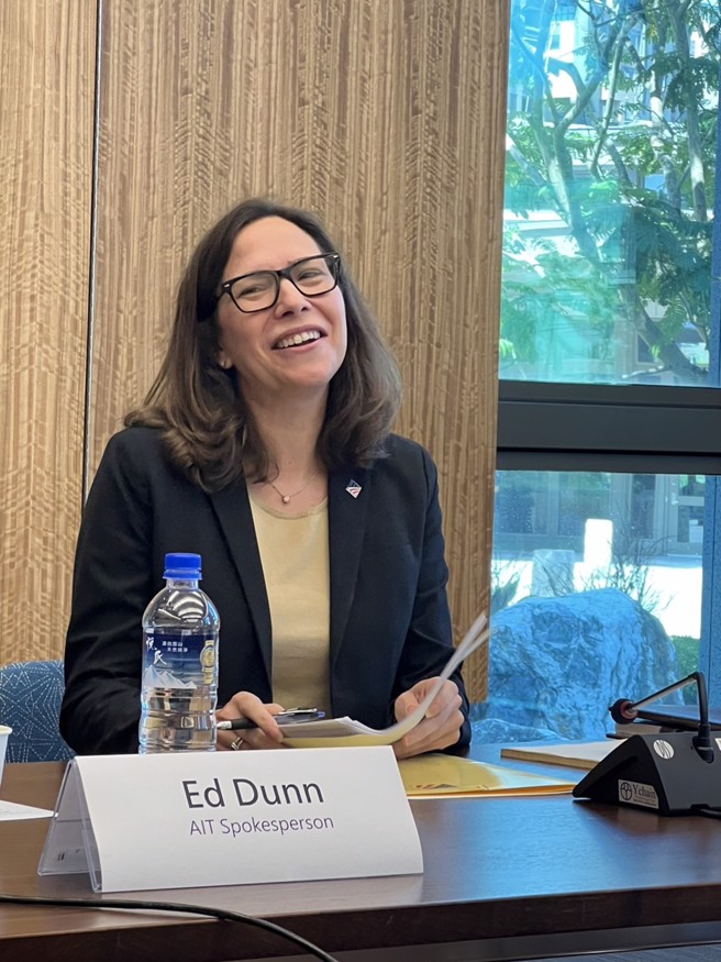 美国在台协会（AIT）主席罗森柏格今天在AIT总部与媒体举行圆桌座谈。（中央社）