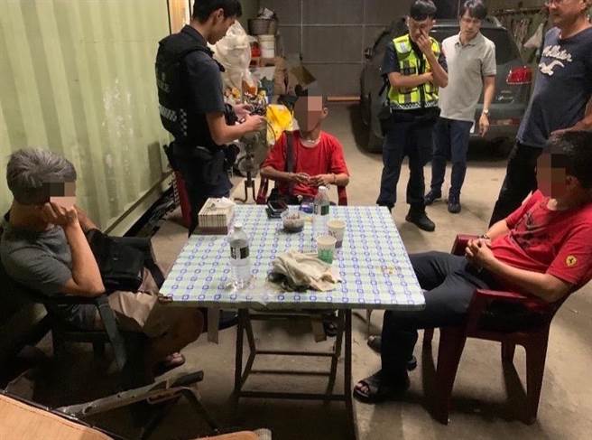 警方怀疑林姓男子疑似私吞车手收款的金额，所以被蔡男等人带到工寮问话并殴打。（警方提供／林雅惠高雄传真）