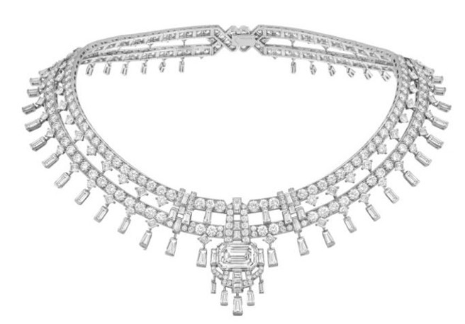 微风信义Van Cleef & Arpels Fabulous Fifties上亿珠宝独家亮相。(微风提供)