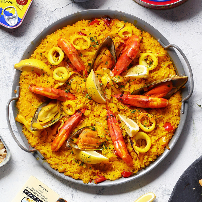 微风超市于10/19(四)至10/31(二)登场西班牙周，西班牙海鲜饭推荐价260元。(微风提供)