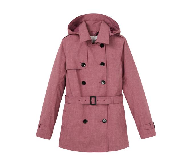 Global Mall新北中和推TRAVELER「GORE TEX风格防水外套(女款)」原价1万3800元、会员独享价8280元。（Global Mall提供／朱世凯台北传真）