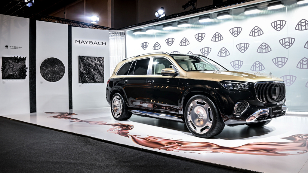 Mercedes-Maybach GLS appears at ART TAIPEI exhibition!图1