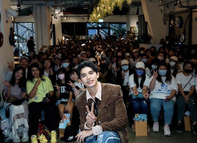 王品澔举办生日音乐会，与粉丝开心度过。（伊林娱乐提供）