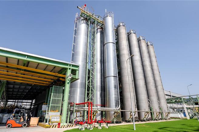 科思創宣布其全球首條物理回收（MCR）聚碳酸酯專用產線已在上海一體化工廠正式投產。圖／科思創