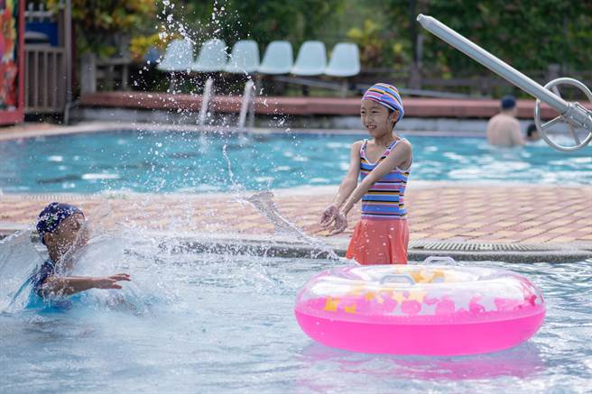 花蓮太平洋溫泉季陸續登場，縣府推出抽獎活動拚觀光。（花蓮縣府觀光處提供／王志偉花蓮傳真）