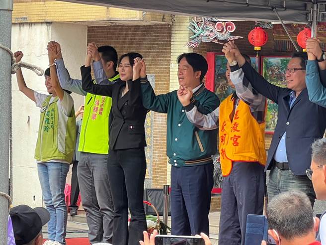 赖清德、赖品妤等人高喊「冻蒜」！（王扬杰摄）