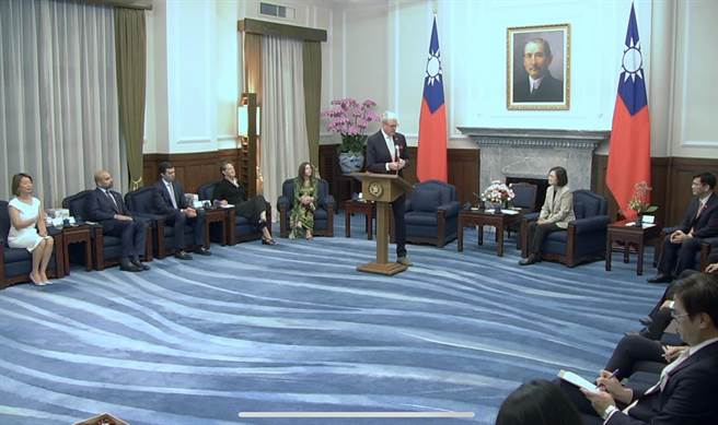 蔡英文總統今上午接見美國紐澤西州州長墨菲（Phil Murphy）。（摘自總統府直播／游念育台北傳真）