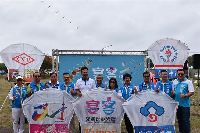 苗栗市長邱鎮軍20日宣布22023風箏文化暨客家美食節將在10月28日在苗栗市河濱公園登場。（謝明俊攝）