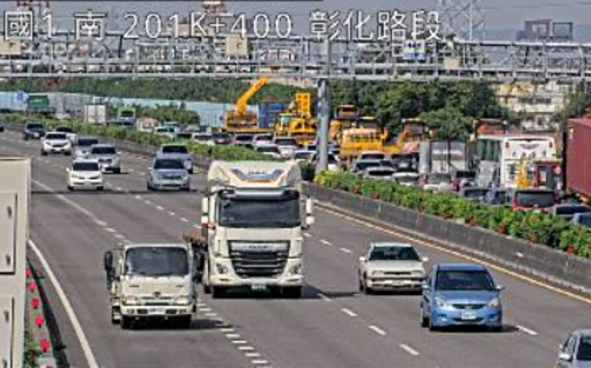 國1北上埔鹽系統「5車連環撞」！嚴重紫爆回堵逾4K。(翻攝高速公路1968)